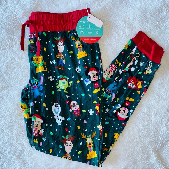NWT LS Disney Holiday Mama Joggers - Picture 3 of 4